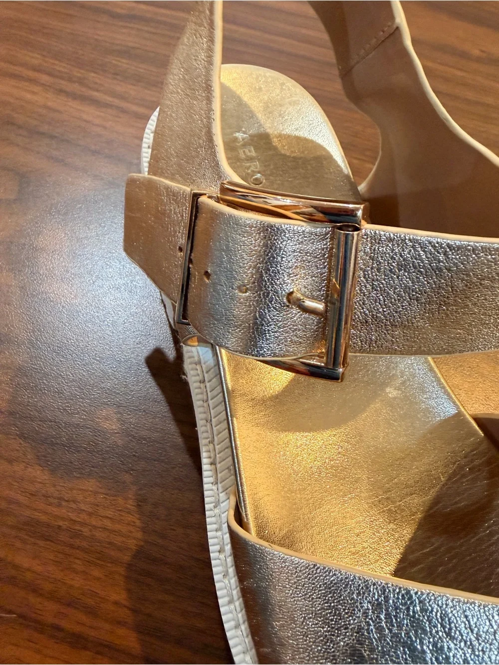 Aerosoles Womens Metallic Gold Cross-Strap Platform Sandals Like New Size 9